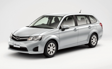 Toyota Corolla Fielder NZE 164 2012-2015 Гибрид  (правый руль)